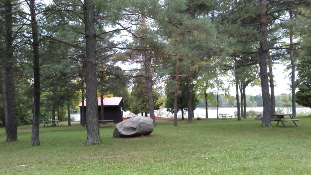 Boat rent house